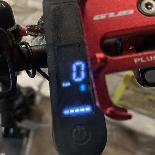 Xiaomi Pro2 electric scooter used with extra accessories
