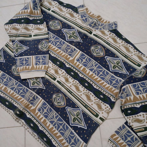 Men's multi pattern vintage sweater like new