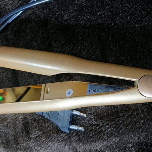 Beauty Salon OmniA hair straightener set like new