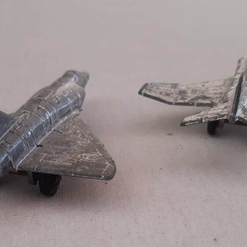 Diecast fighter planes used, set of 2