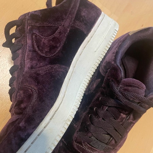 Nike Air velvet shoes size 38 like new, burgundy