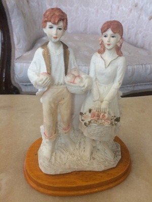 Αγαλματάκι μεταχειρισμένο, Ιταλία