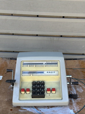 Facit calculator used, vintage, dimensions 33x26.5x16 cm