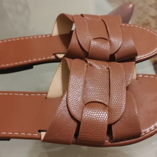 Flat sandals brown like new, size 39, flip-flops style