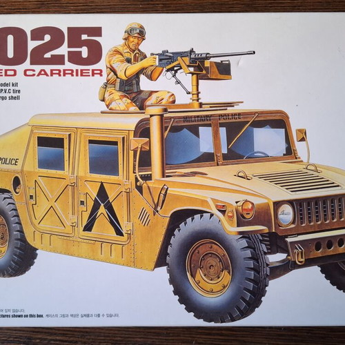 Academy M1025 1:35 model kit new