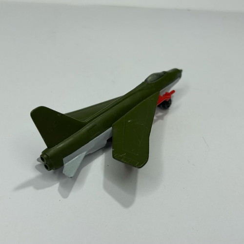 Matchbox Lesney 1977 Skybusters Lightning SB21 used, broken wheel base