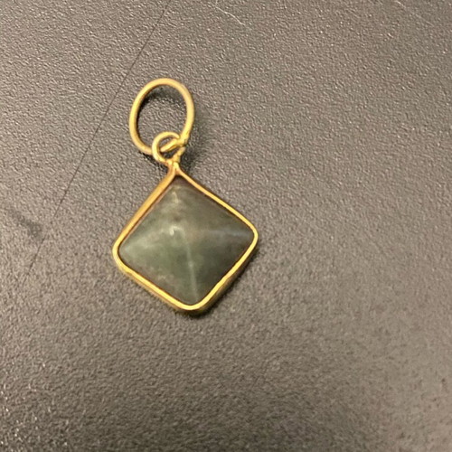 14 Karat Gold Necklace Pendant like new