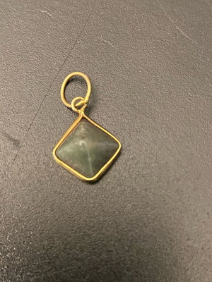 14 Karat Gold Necklace Pendant like new