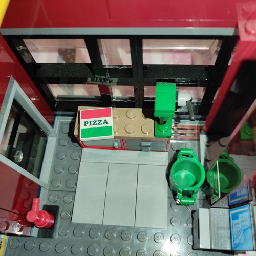 Lego City 60258 like new with instructions without box