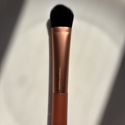Real Techniques Seamless Complexion Brush new, foundation makeup