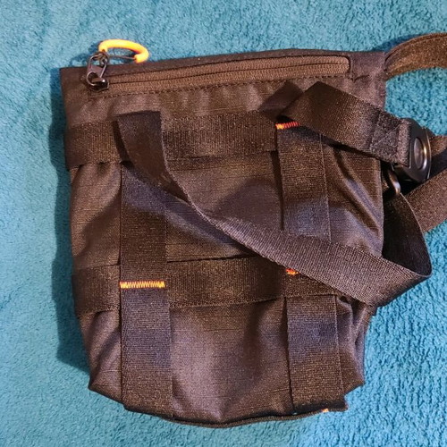 Nike crossbody bag like new, black and orange