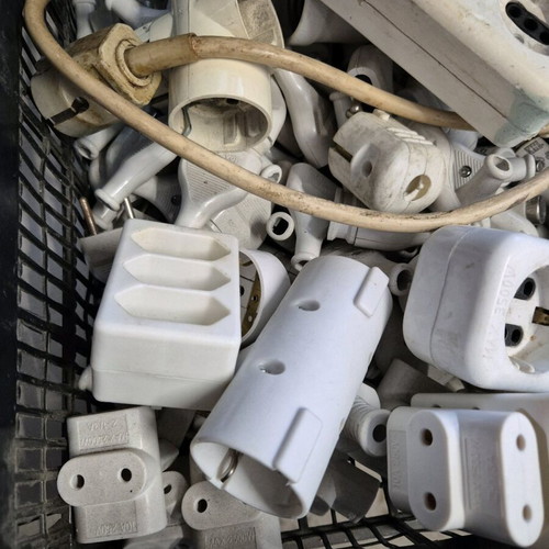 Electrical supplies like new, over 100 pieces including fuses and plugs