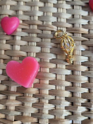 Charm gold plated 18k, new, designer style