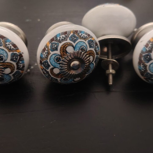 Ceramic knobs set of 4 in blue and beige shades, new