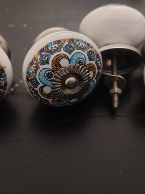 Ceramic knobs set of 4 in blue and beige shades, new
