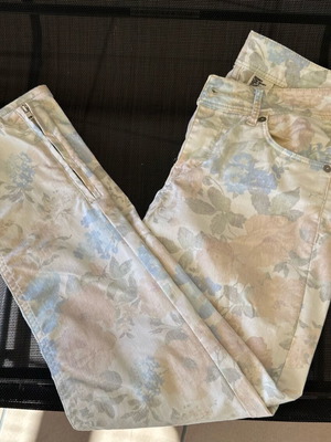 Floral low rise pants H&M new, pastel colors, ankle length