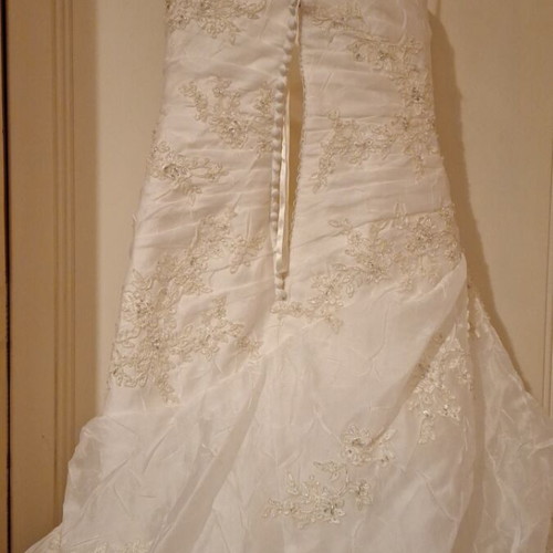 Pronovias Barcelona wedding dress size 42 like new, strapless princess