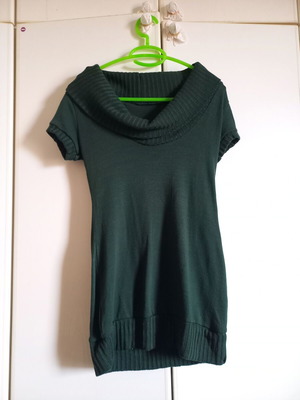 Green casual chic blouse like new, short sleeve, size S or M