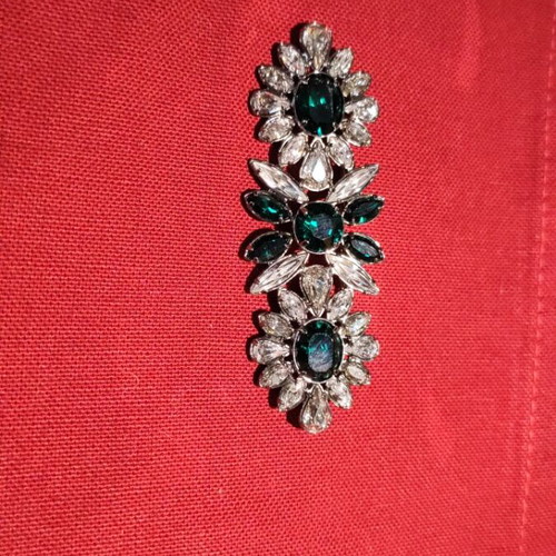 Swarovski brooch like new, green and silver