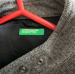 Benetton coat like new, gray with unique pattern, size M