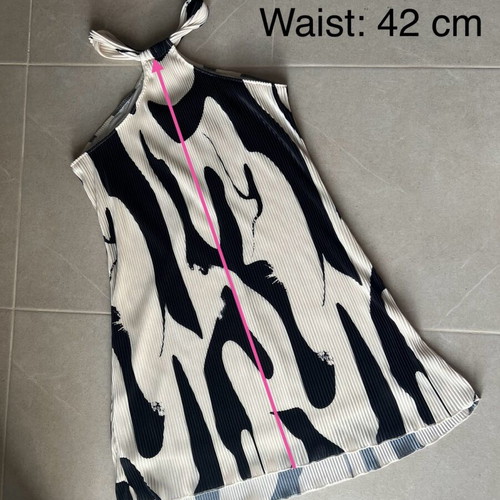 Shein short dress new, pleated satin, size L
