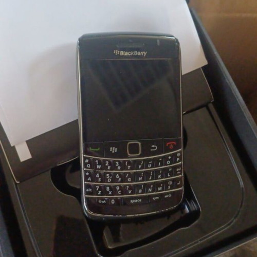 BlackBerry Curve 8900 new classic business phone with physical keyboard