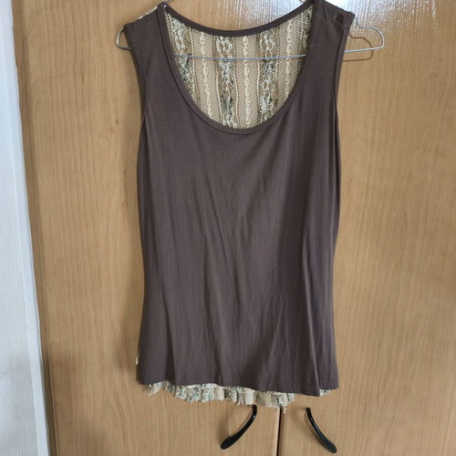 T-shirt with lace back like new, beige and brown, one size