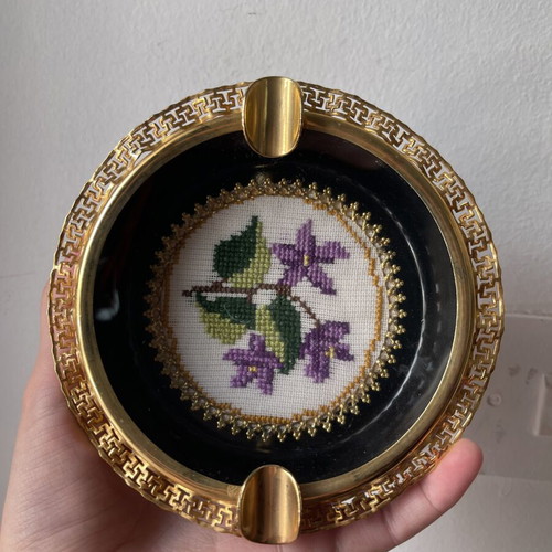 Vintage ashtray with embroidery and gold detail