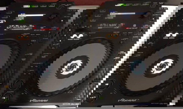 CDJ 900 PIONEER ΜΟΝΟ ΣΑΝ ΖΕΥΓΑΡΙ