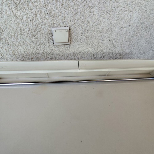 Leifheit wall-mounted drying rack for bathroom or balcony like new with 5 rods