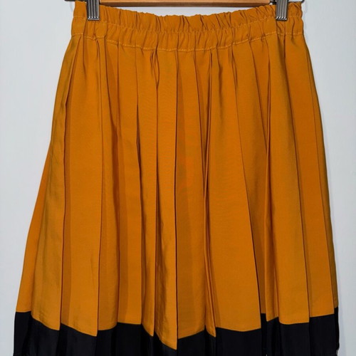 Midi skirt like new, orange with elastic waist, size S-M