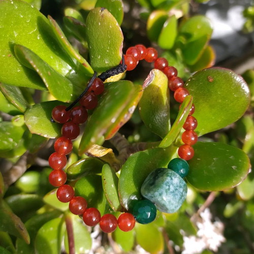 Handmade bracelet with semi-precious stones