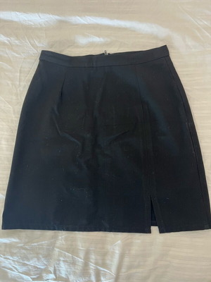 Skirt classic like new, black, size M