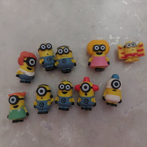 Minion figures like new, pack of 10 pieces