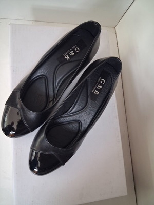 Women's shoes size 35 new, black