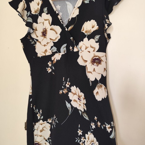 Black floral dress size Large like new