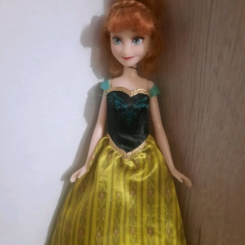 Anna Frozen doll used, picnic, Hasbro