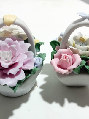 Decorative baskets with colorful flowers, new, set of 32