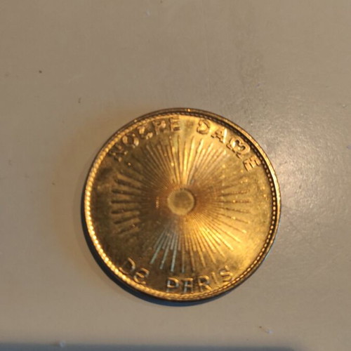 Commemorative medals from Notre-Dame de Paris like new