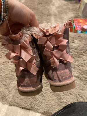 Ugg Australia boots used, size 23.5, pink and purple