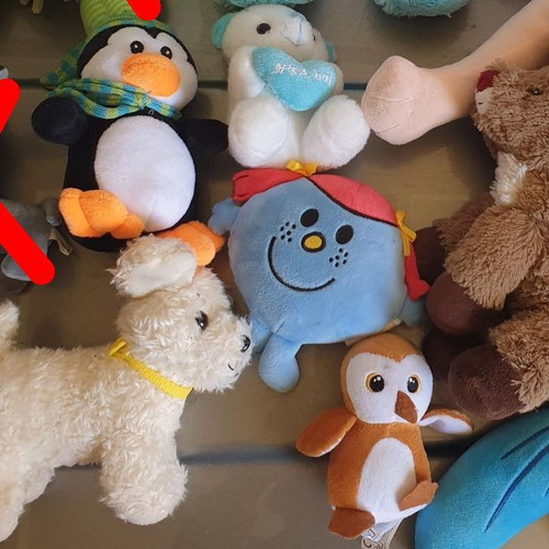 Various plush toys (10). Also sold individually.