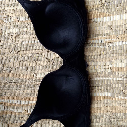 Venus Victoria black bra used