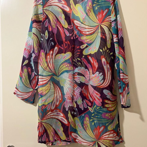 Caftan with transparency and sequins in V neckline like new, multicolor