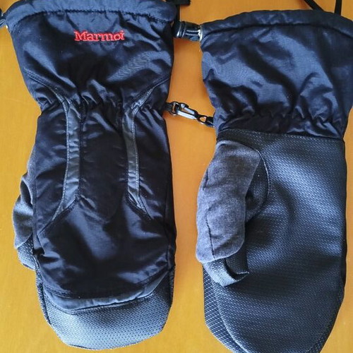Marmot mittens like new, size Men’s M