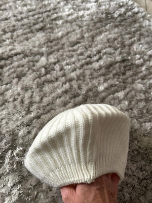 Knitted beret ecru color new, size M