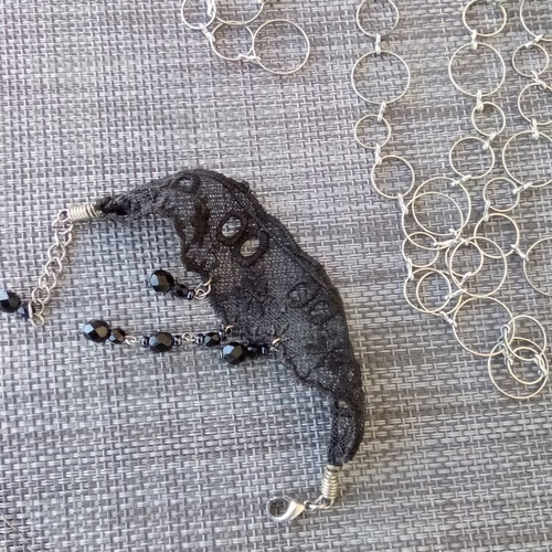 Lace choker set like new with bracelet