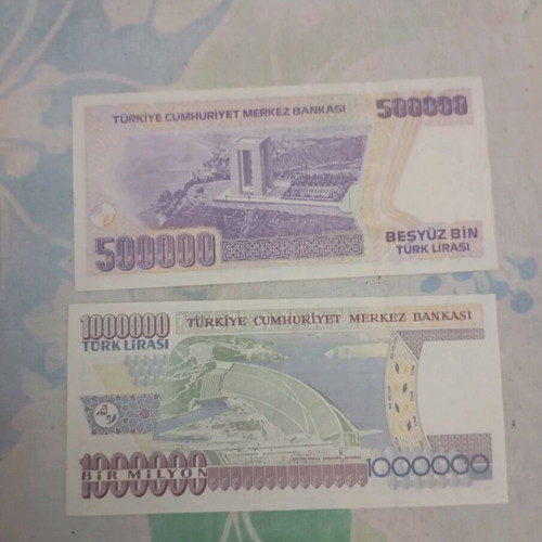 World banknotes used from Cyprus, Turkey, Italy, USA, Germany