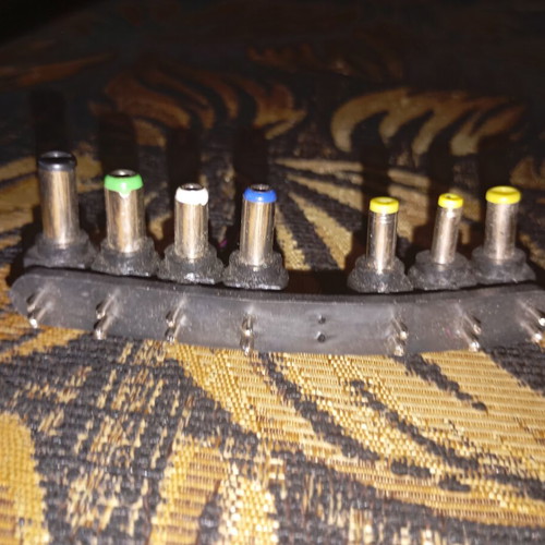 Universal power adapter interchangeable tips set like new, 7 pcs
