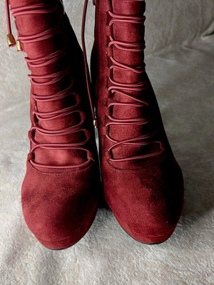 Velvet ankle boots like new, burgundy color, size 40