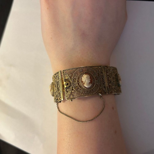 Vintage silver bracelet with cameo like new